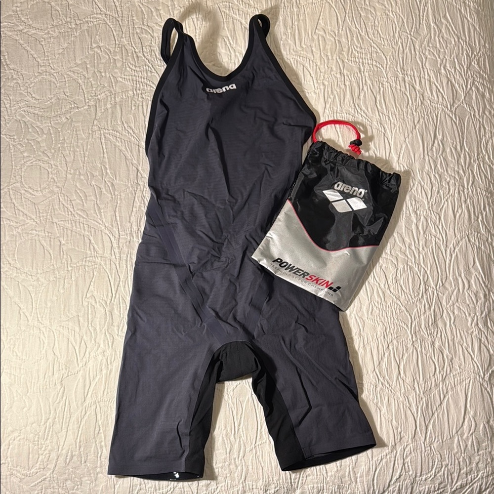 Arena Carbon Flex VX open back - 32, worn once